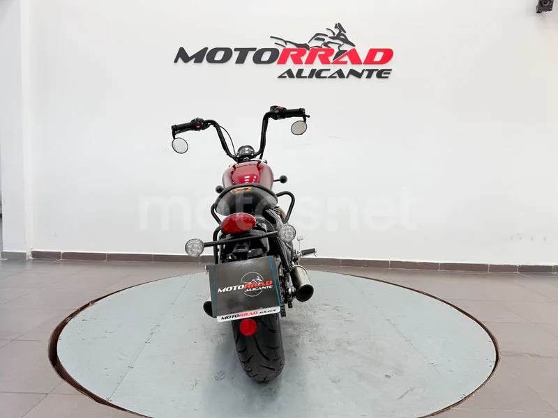 Triumph Bonneville Bobber - Vista 4
