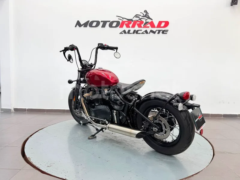Triumph Bonneville Bobber - Vista 5