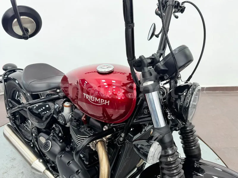 Triumph Bonneville Bobber - Vista 9