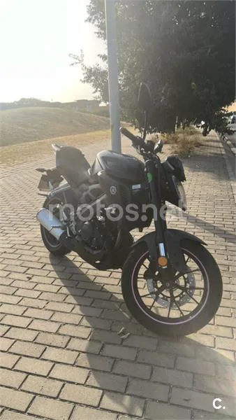Yamaha MT-125 - Vista 3
