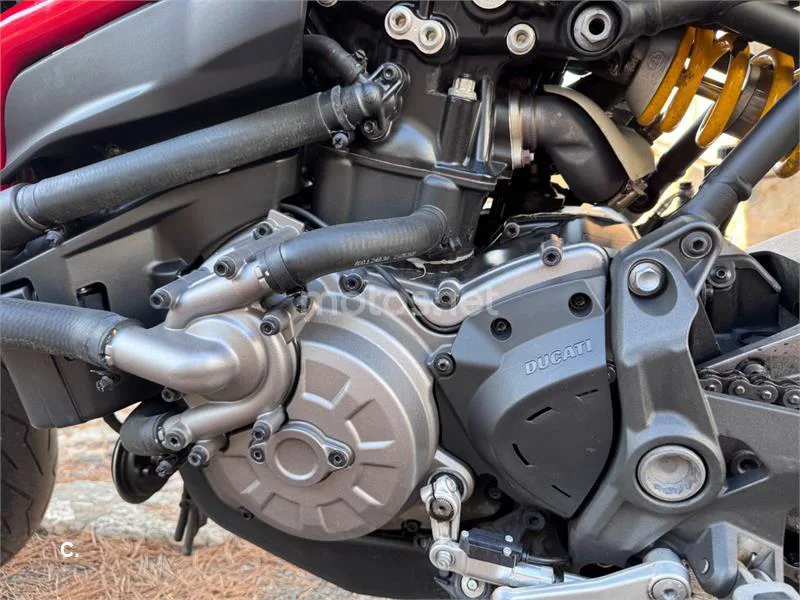 Ducati Monster 821 - Vista 4