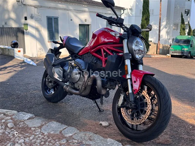 Ducati Monster 821 - Vista 5