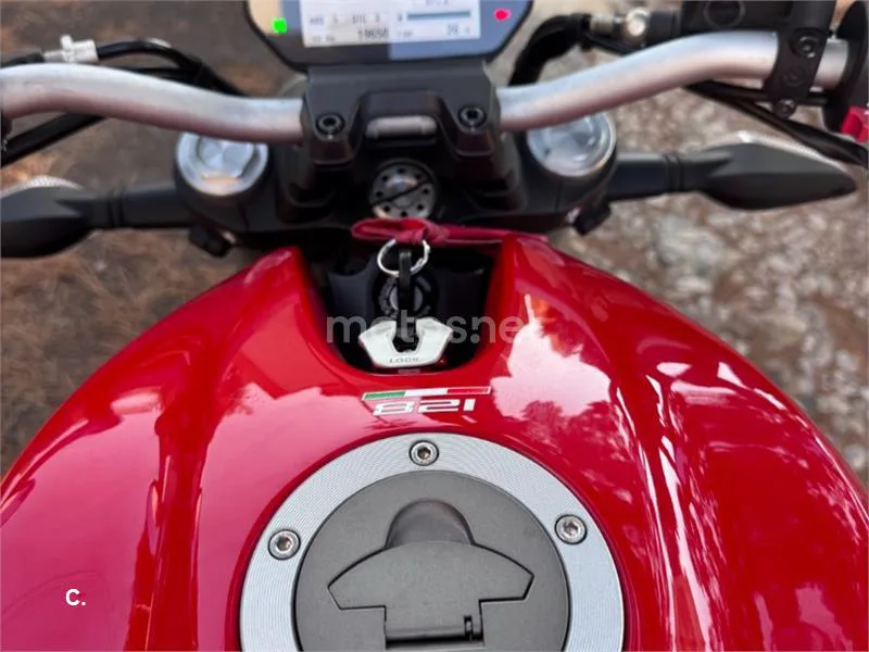 Ducati Monster 821 - Vista 7