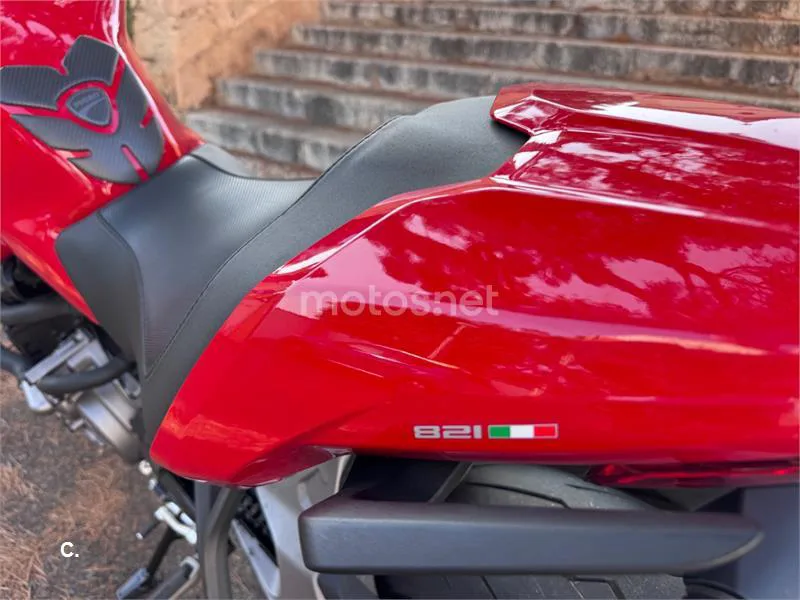 Ducati Monster 821 - Vista 9
