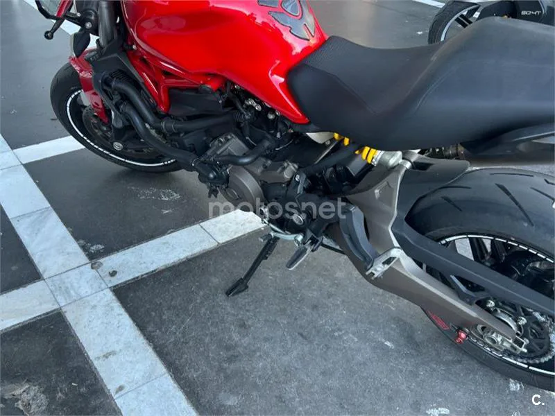 Ducati Monster 821 - Vista 5