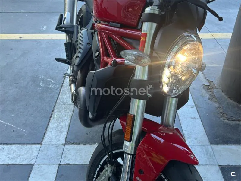 Ducati Monster 821 - Vista 8