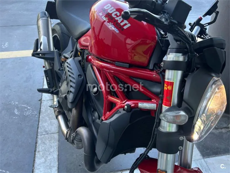 Ducati Monster 821 - Vista 9