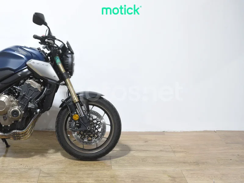 Honda CB650R - Vista 4