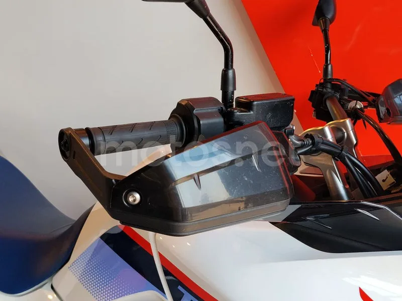 Honda XL750 Transalp - Vista 19