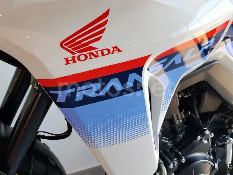 Honda XL750 Transalp - Vista 8