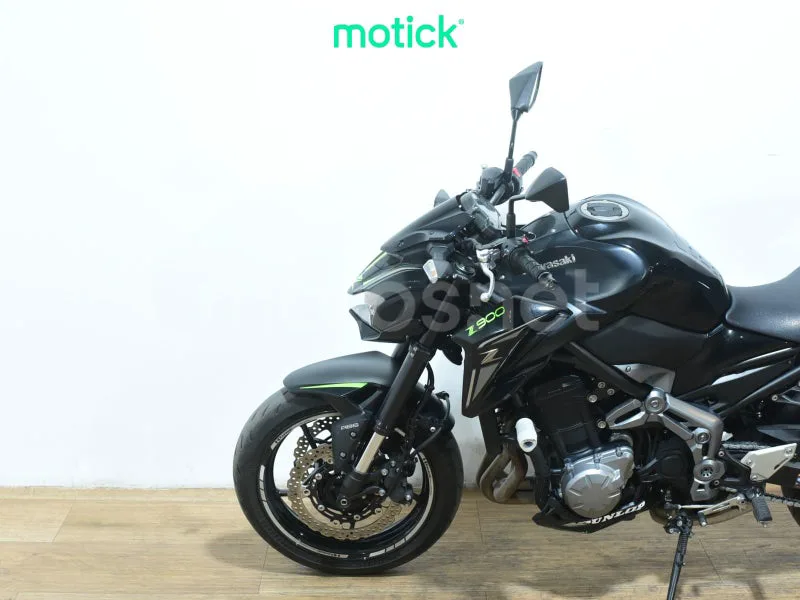 Kawasaki Z900 - Vista 8