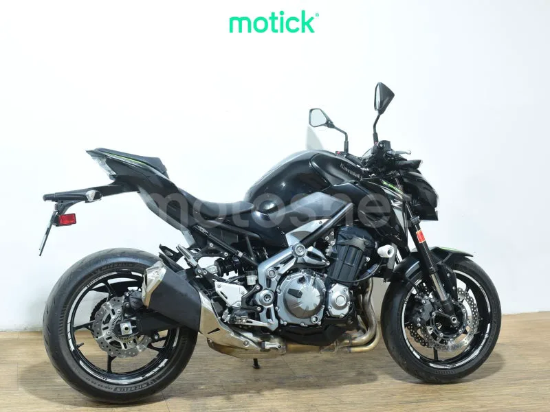 Kawasaki Z900 - Vista 10