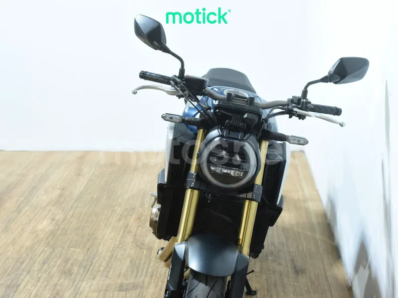 Honda CB650R - Vista 11