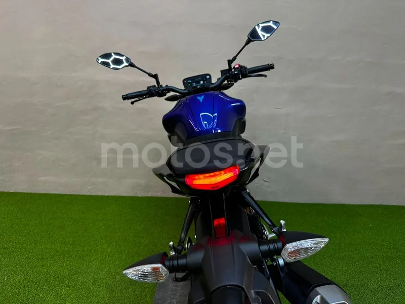 Yamaha MT-125 - Vista 10