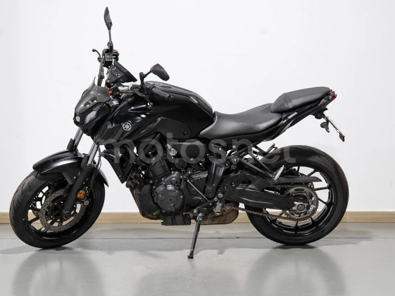 Yamaha MT-07 - Vista 4