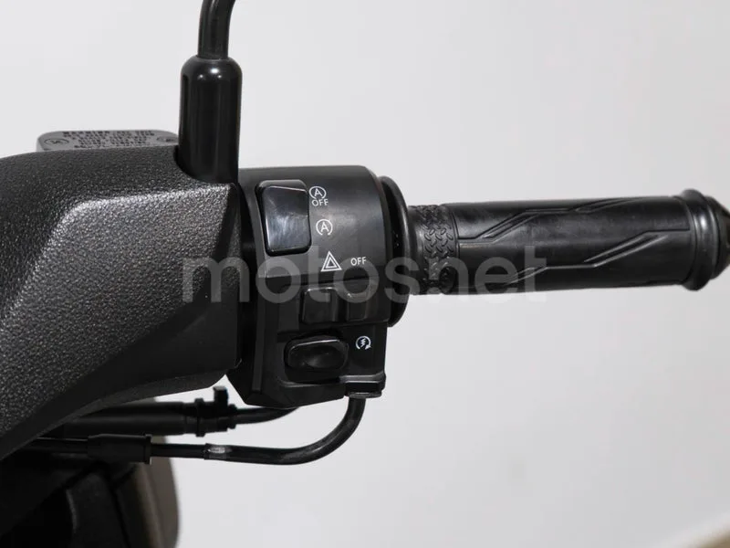 Yamaha NMAX - Vista 9