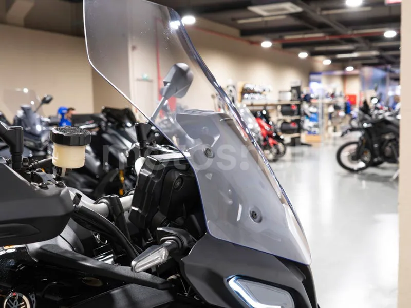Yamaha Tracer 9 - Vista 16