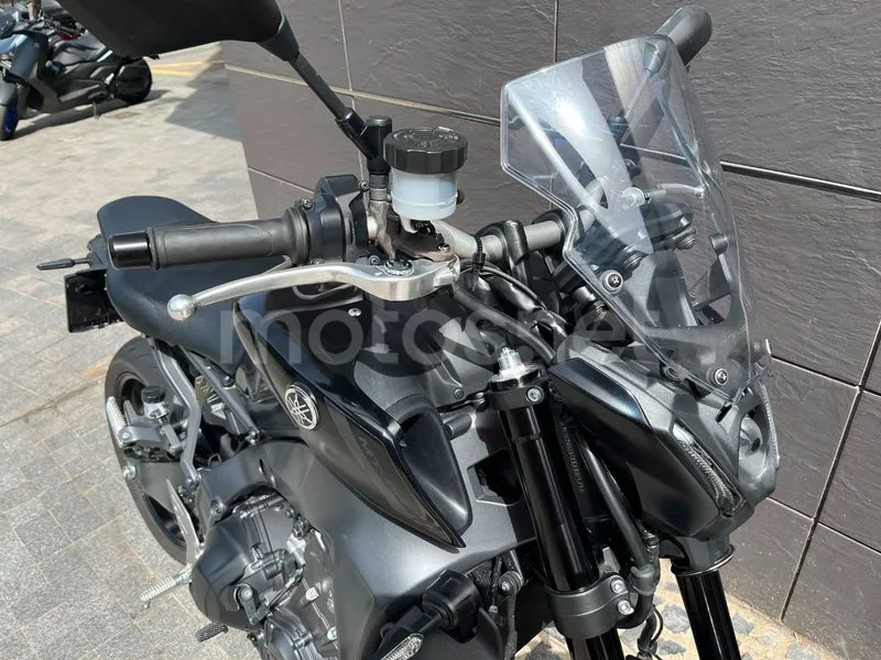 Yamaha MT-09 - Vista 4