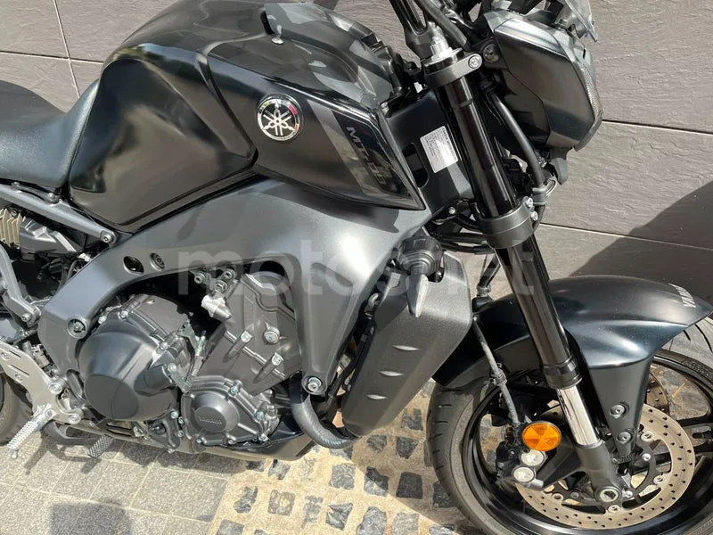 Yamaha MT-09 - Vista 7