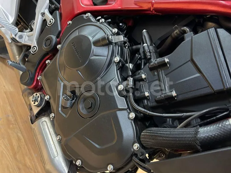 Honda CB750 Hornet - Vista 6