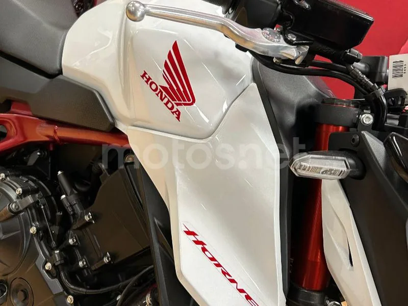 Honda CB750 Hornet - Vista 9