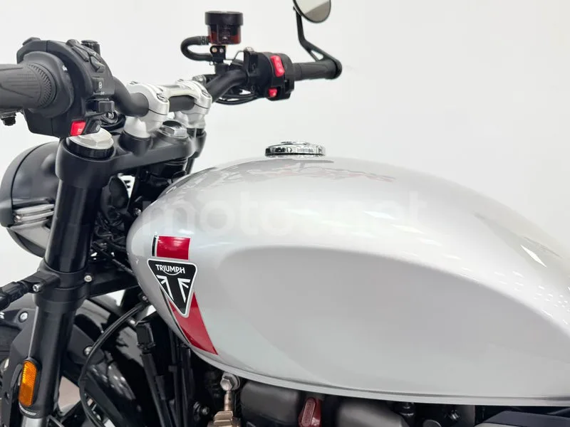 Triumph Speed Twin 900 - Vista 12