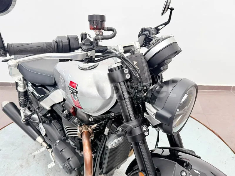 Triumph Speed Twin 900 - Vista 15
