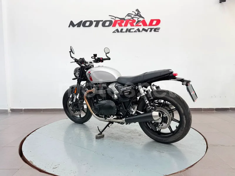 Triumph Speed Twin 900 - Vista 5