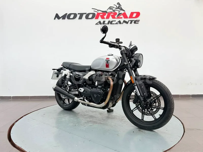 Triumph Speed Twin 900 - Vista 8