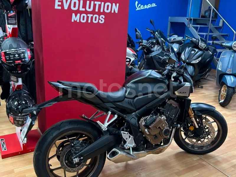 Honda CB650R 7990 € 2023 A Coruña - 2