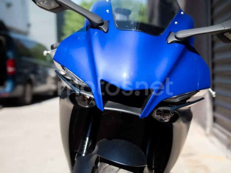 Yamaha YZF-R1 - Vista 11
