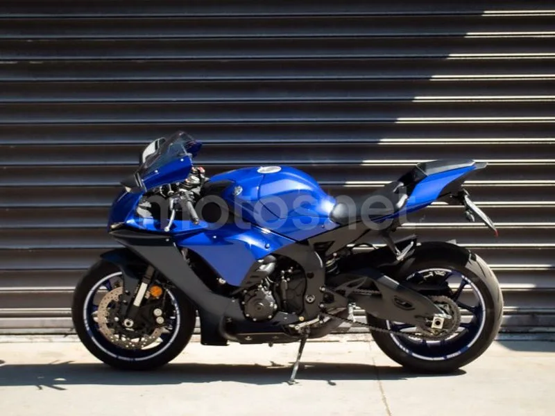 Yamaha YZF-R1 - Vista 12