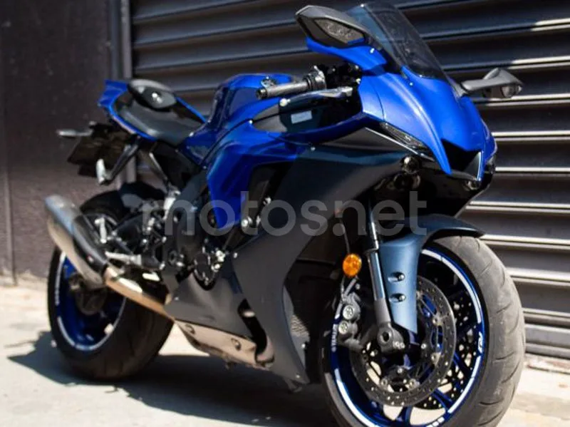 Yamaha YZF-R1 - Vista 3