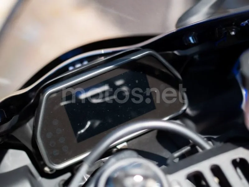 Yamaha YZF-R1 - Vista 21