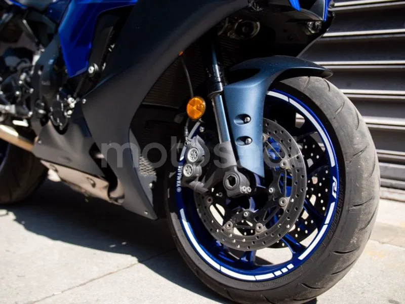 Yamaha YZF-R1 - Vista 5