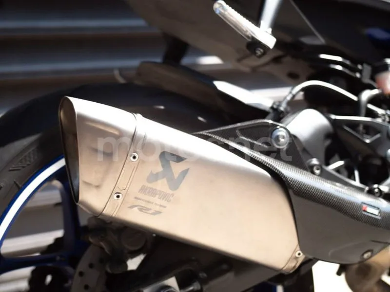 Yamaha YZF-R1 - Vista 8