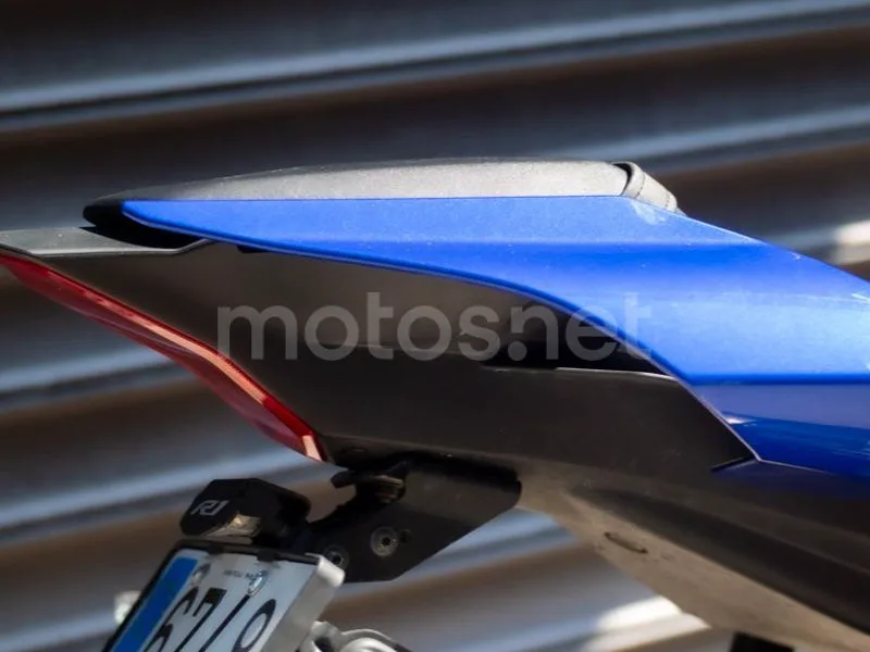 Yamaha YZF-R1 - Vista 9