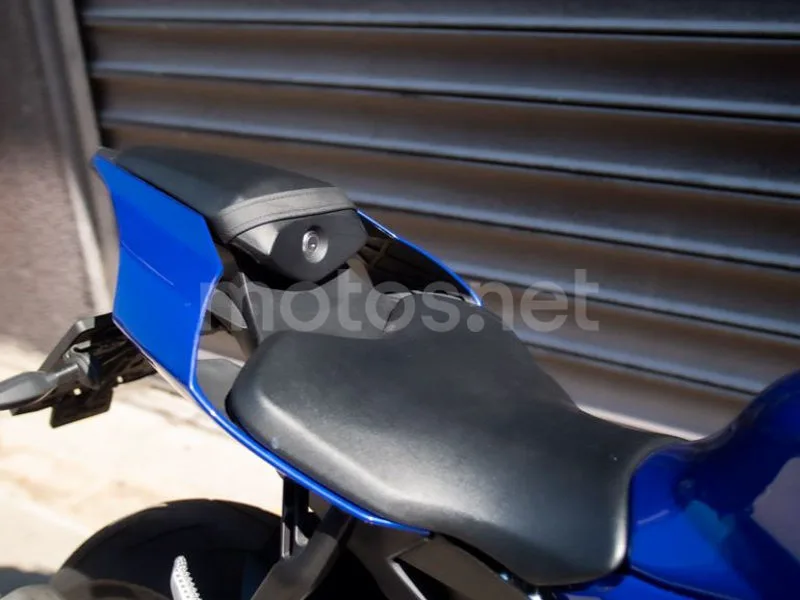 Yamaha YZF-R1 - Vista 10