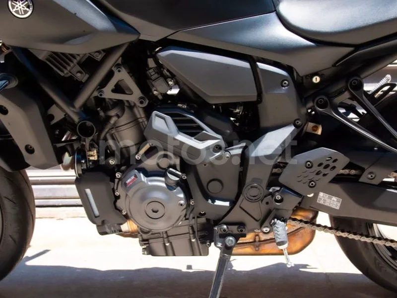 Yamaha MT-07 - Vista 13