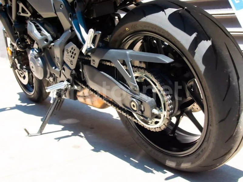 Yamaha MT-07 - Vista 14