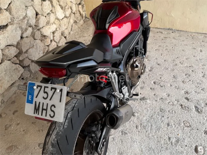 Honda CB650R - Vista 14