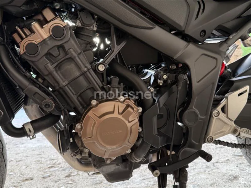 Honda CB650R - Vista 8
