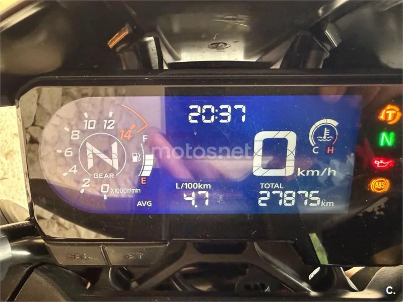 Honda CB650R - Vista 9