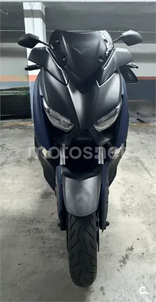Yamaha XMAX 400 - Vista 3