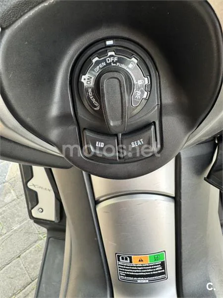 Yamaha XMAX 400 - Vista 8