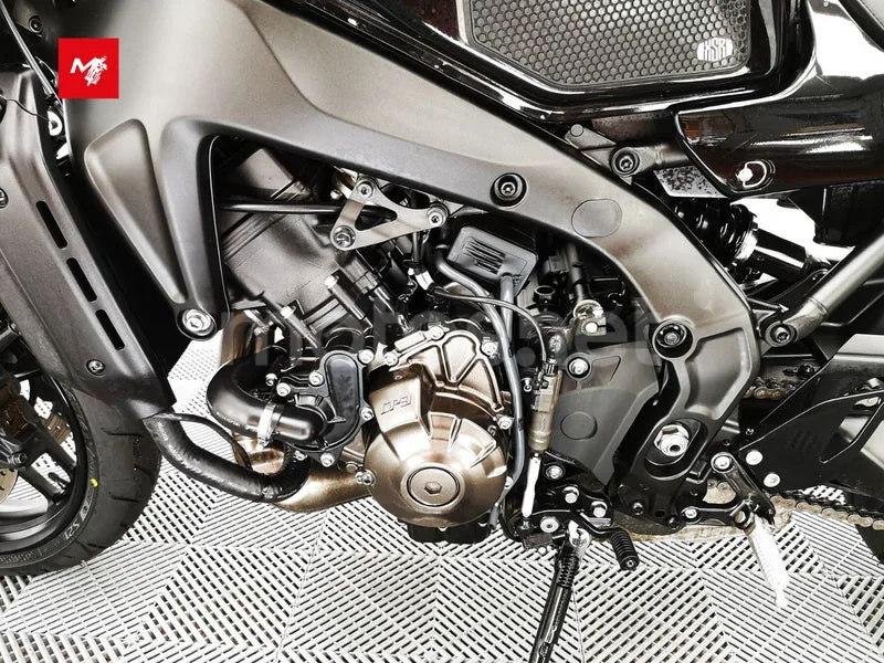 Yamaha XSR900 - Vista 23