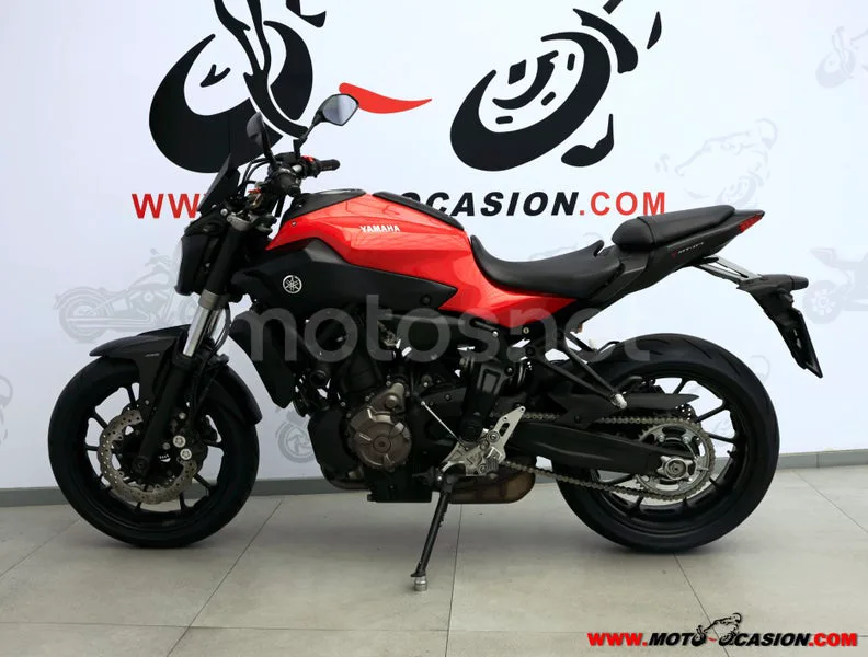 Yamaha MT-07 - Vista 6