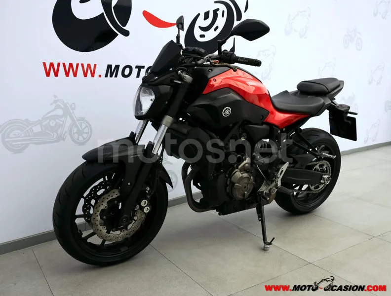 Yamaha MT-07 - Vista 7