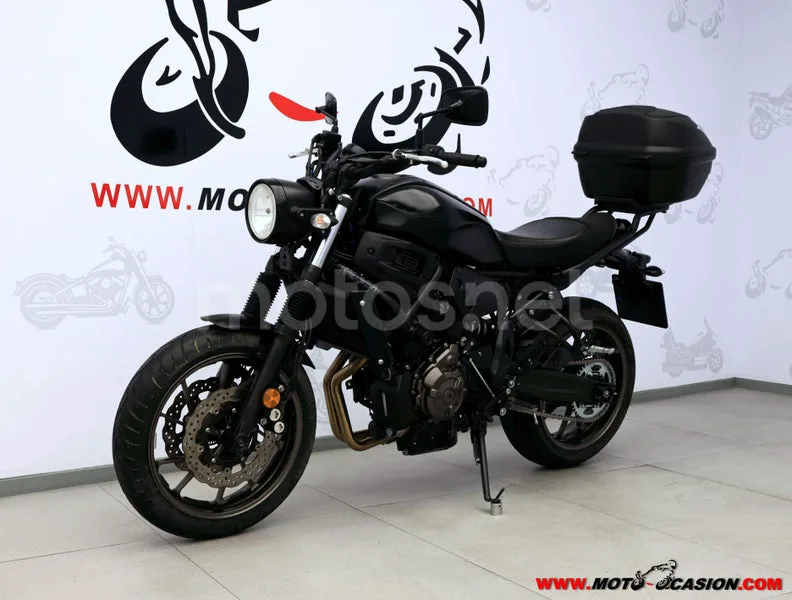 Yamaha XSR700 - Vista 8