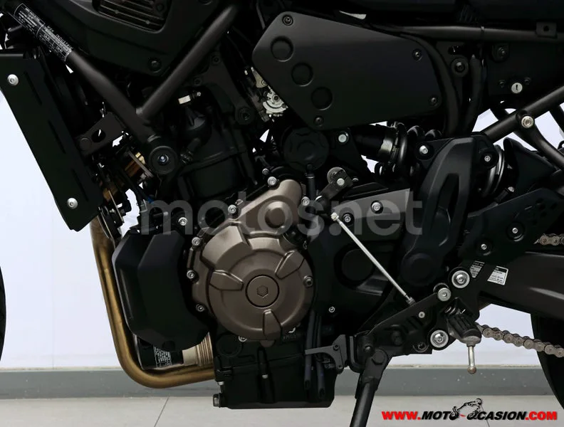 Yamaha XSR700 - Vista 10
